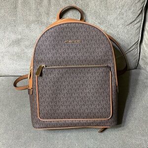 BRAND NEW 🔥 LARGE MICHAEL KORS BACKPACK 😃